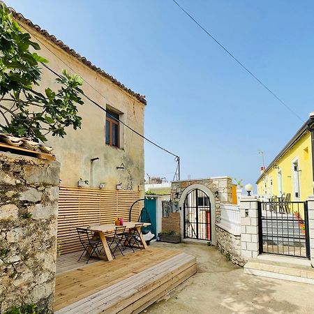 Guesthouse Near The Castle Of Himarë Exterior foto