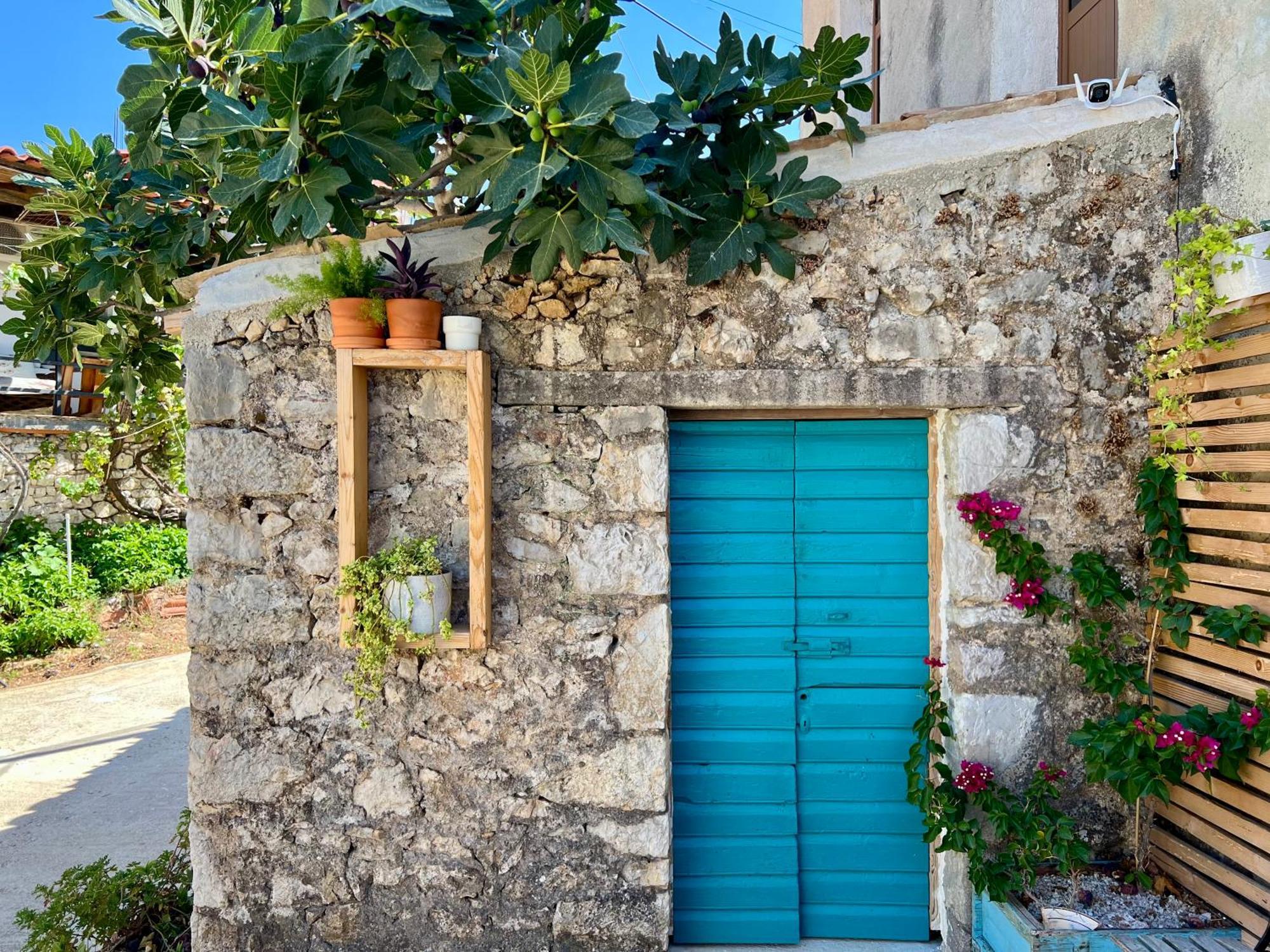Guesthouse Near The Castle Of Himarë Exterior foto